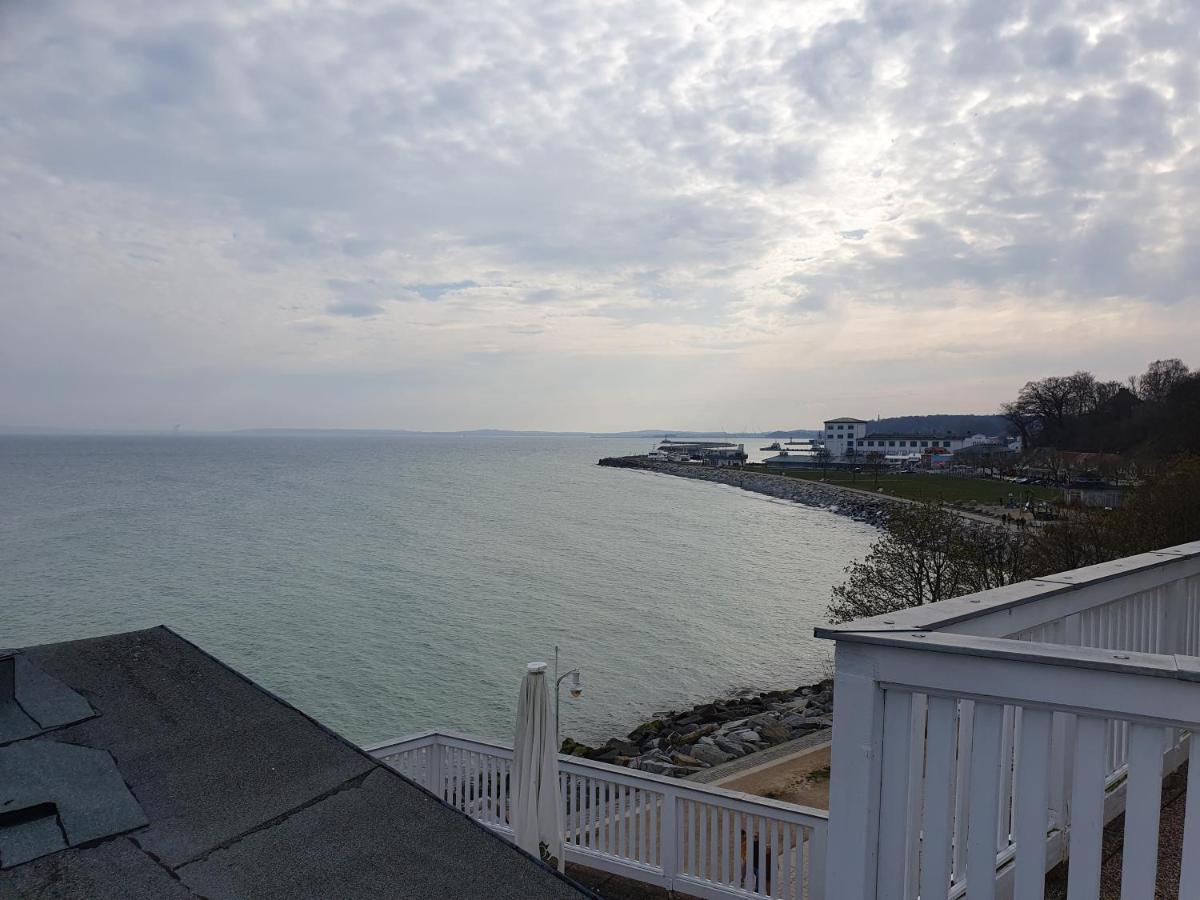 Faehrblick - Pension Direkt Am Wasser Sassnitz Buitenkant foto