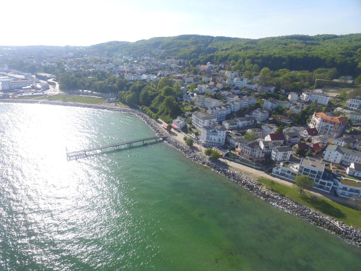 Faehrblick - Pension Direkt Am Wasser Sassnitz Buitenkant foto