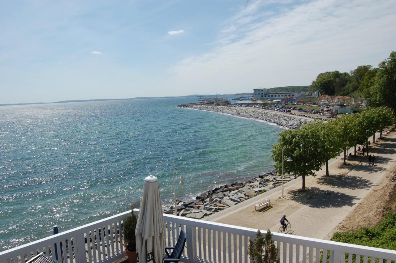 Faehrblick - Pension Direkt Am Wasser Sassnitz Buitenkant foto